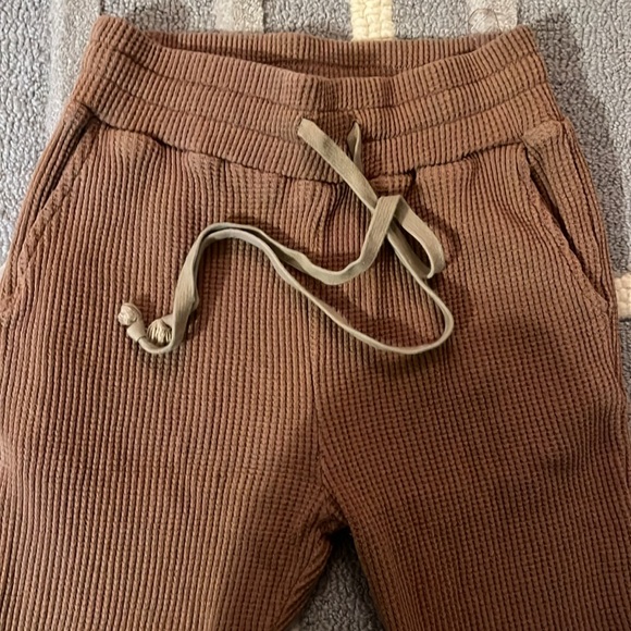 Brown waffle knit jogger set - Picture 9 of 17
